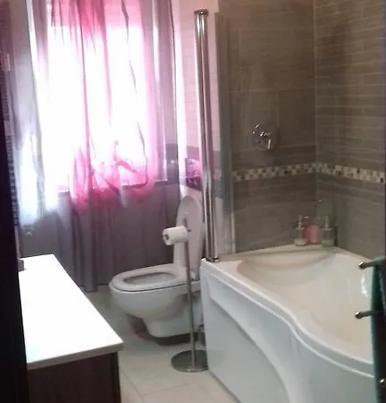 Apartment Con Giardino Privato *